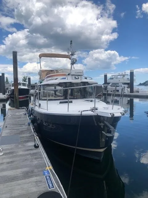 2019 R29cb Mb Dock Bow 1